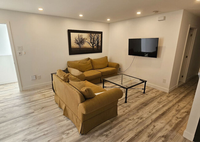 2696 Chem. Bedford in Montréal, QC - Building Photo - Building Photo