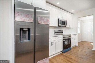 2215 Gordon Cir in Smyrna, GA - Building Photo - Building Photo