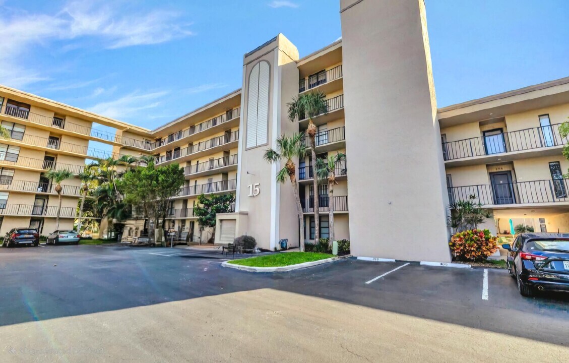 15 E Royal Palm Rd in Boca Raton, FL - Building Photo