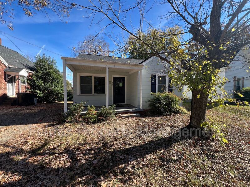 401 W 5th St in Burlington, NC - Building Photo