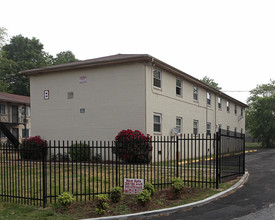 New West End Apartments in Atlanta, GA - Building Photo - Building Photo