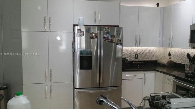 2727 Treasure Cove Cir in Fort Lauderdale, FL - Building Photo - Building Photo