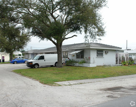 213 SE Park St in Dania, FL - Building Photo - Building Photo