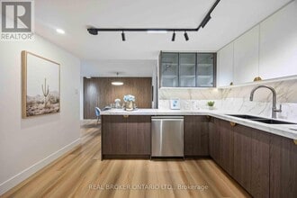10-810 Tangreen Ct in Toronto, ON - Building Photo - Building Photo