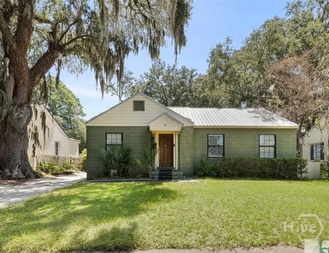 property at 12 Bee Rd