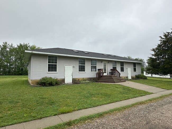 Cedar Village Community in Cedar Falls, IA - Foto de edificio - Building Photo