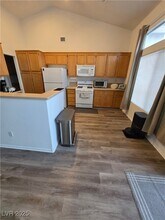 6126 Leaning Rock Ct in North Las Vegas, NV - Building Photo - Building Photo