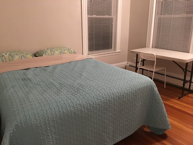 1000 Memorial Dr, Unit #2 in Cambridge, MA - Building Photo - Building Photo