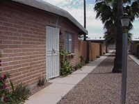 Casa de Catalinas in Tucson, AZ - Foto de edificio - Building Photo