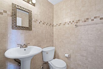 8370 Sandpoint Blvd in Orlando, FL - Building Photo - Building Photo