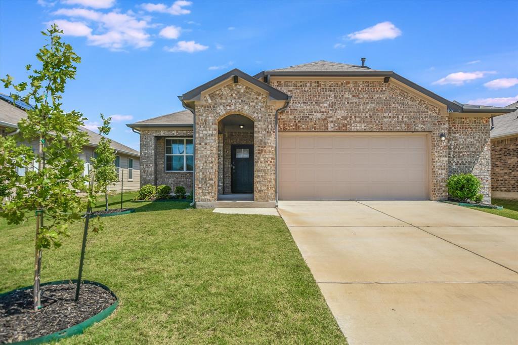 109 Marimoor Dr in Hutto, TX - Building Photo