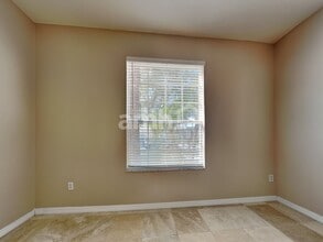 15534 Lake Bella Vista Dr in Tampa, FL - Building Photo - Building Photo