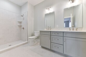 8 Sanborn St in Reading, MA - Building Photo - Building Photo