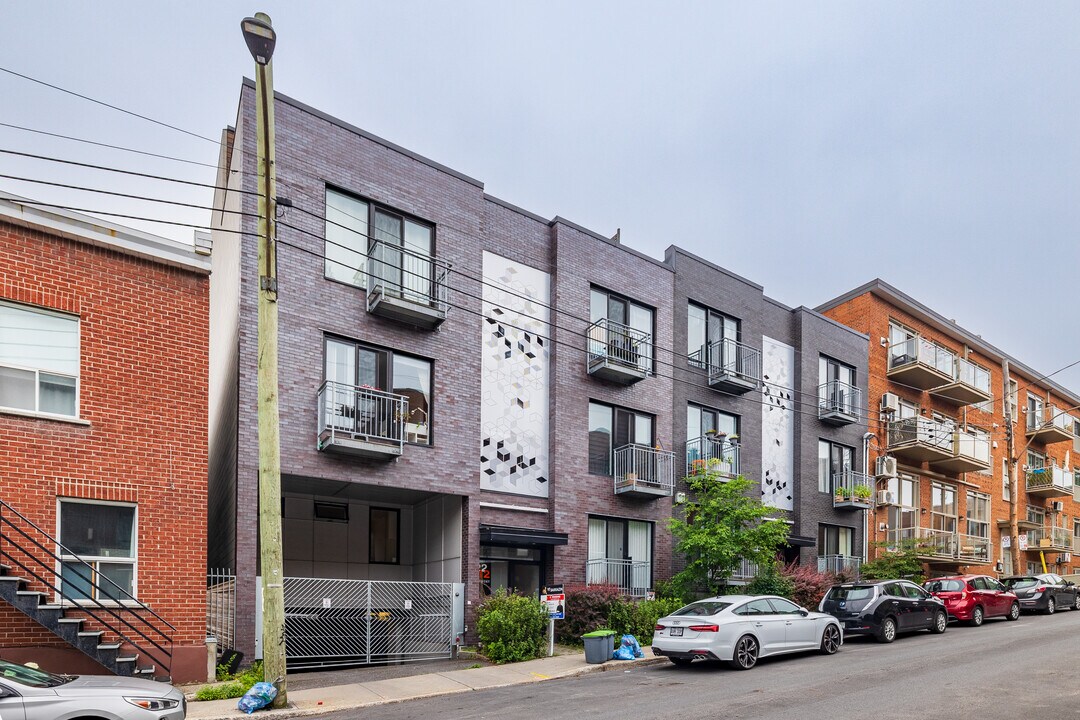 2212-2218 Harmony Rue in Montréal, QC - Building Photo