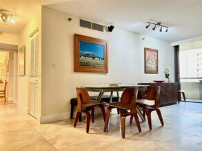 170 Ocean Ln Dr in Key Biscayne, FL - Building Photo - Building Photo