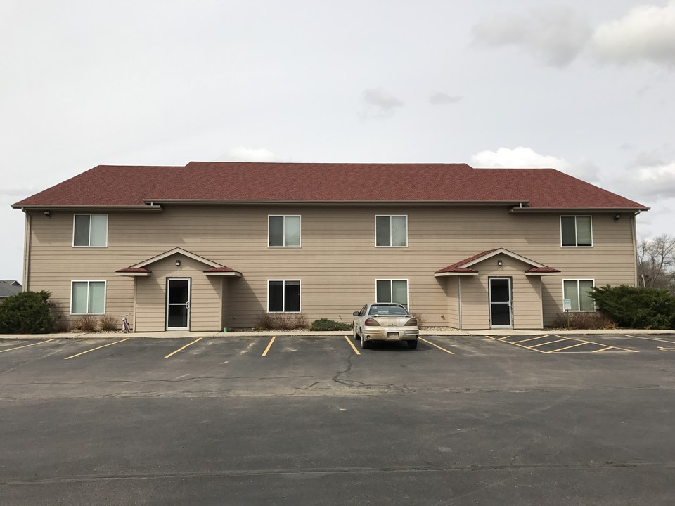 West Acres Apartments in Valley Springs, SD - Building Photo