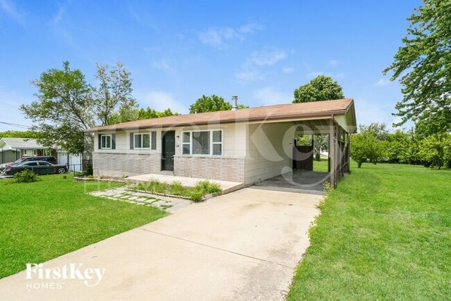 110 Robert Dr in St. Charles, MO - Building Photo - Building Photo