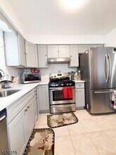 111 Pennsylvania Ave in Newark, NJ - Foto de edificio - Building Photo