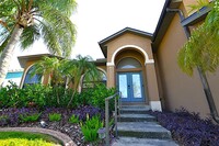 1111 Kingfish Pl in Apollo Beach, FL - Foto de edificio - Building Photo