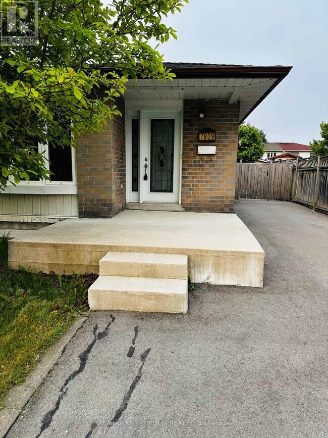 7809 Priory Crescent in Mississauga, ON - Building Photo - Building Photo
