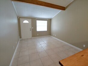 2809 Cedaridge Dr in Tampa, FL - Building Photo - Building Photo