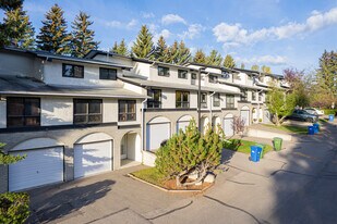 5400 Dalhousie Dr NW in Calgary, AB - Building Photo