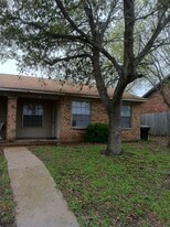1216 April Bloom in College Station, TX - Building Photo