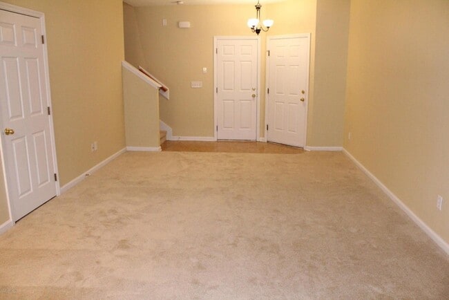 6852 Misty View Dr in Jacksonville, FL - Foto de edificio - Building Photo