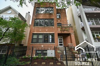 2310 N Leavitt St in Chicago, IL - Building Photo - Building Photo