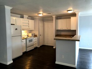 146 Varsity Cir in Huntsville, TX - Building Photo - Building Photo
