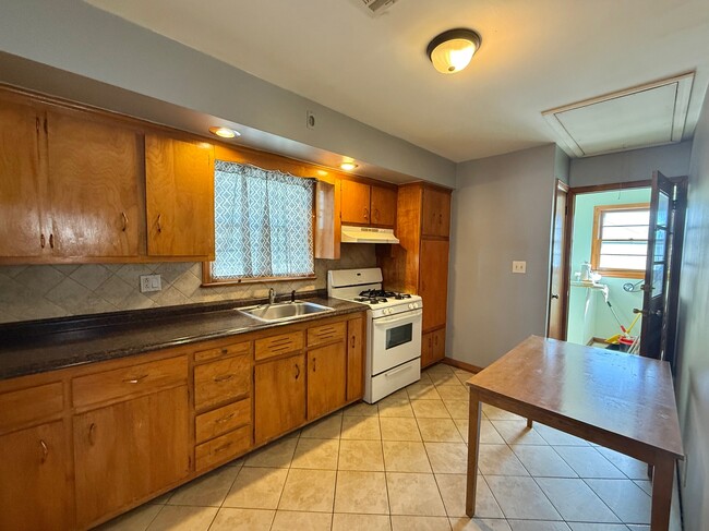 749 Cleveland Ave in Harrison, NJ - Foto de edificio - Building Photo