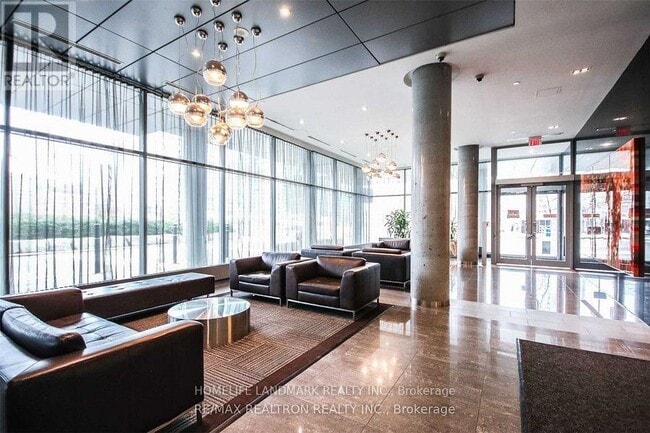 705-4k Spadina Ave. in Toronto, ON - Building Photo - Building Photo