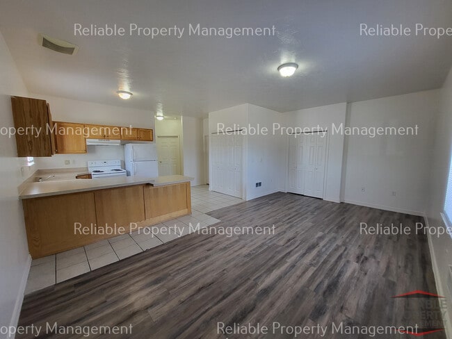 685 John Adams Pky, Unit 3 in Idaho Falls, ID - Foto de edificio - Building Photo