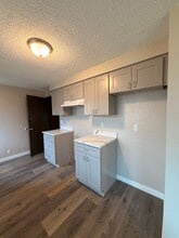 628 S 38th St in Springfield, OR - Building Photo - Building Photo