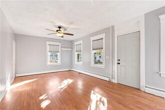 43-43 Oak St in Cranston, RI - Building Photo - Building Photo