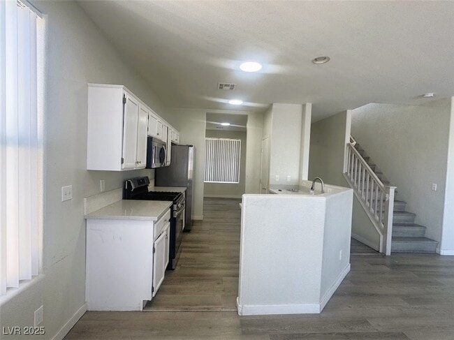 property at 2401 Living Rock Ave