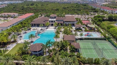 7925 NW 104th Ave in Doral, FL - Building Photo - Building Photo