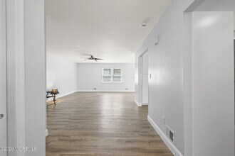 6 Rockwell Cir in Marlboro, NJ - Building Photo - Building Photo