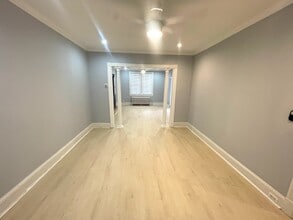 4909 Illinois Ave NW in Washington, DC - Foto de edificio - Building Photo