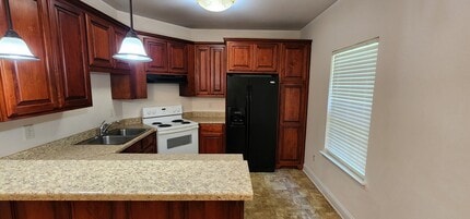 122 Crown Point Dr in Cornelia, GA - Foto de edificio - Building Photo