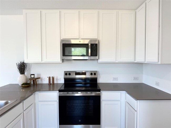 7202 Black Star in San Antonio, TX - Building Photo - Building Photo