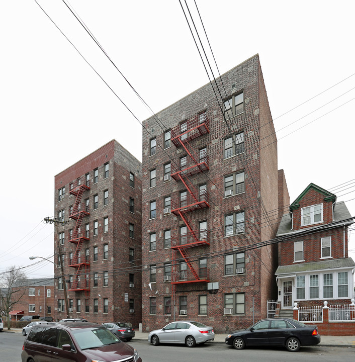 834-836 Penfield St in Bronx, NY - Foto de edificio