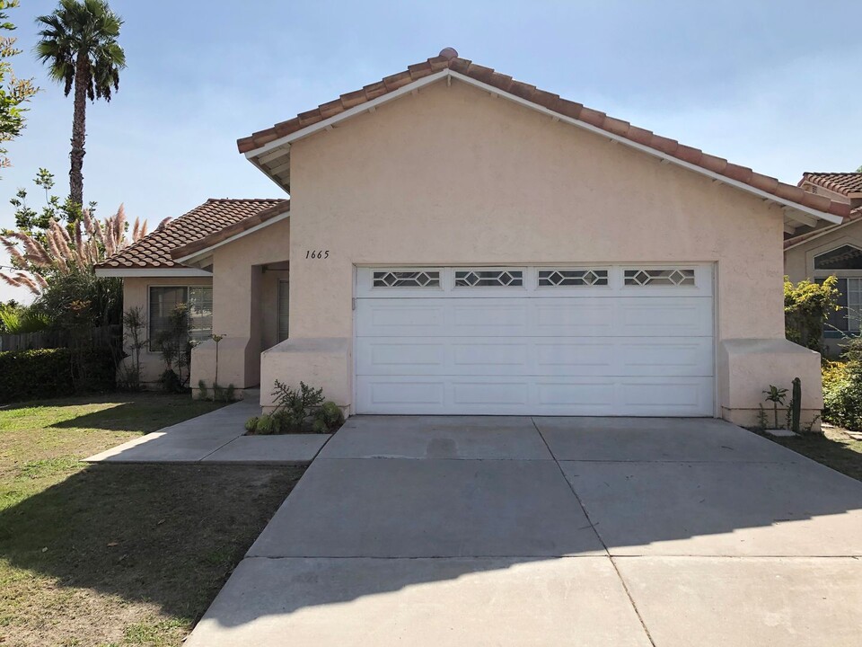 1665 Avenida Oceano in Oceanside, CA - Building Photo