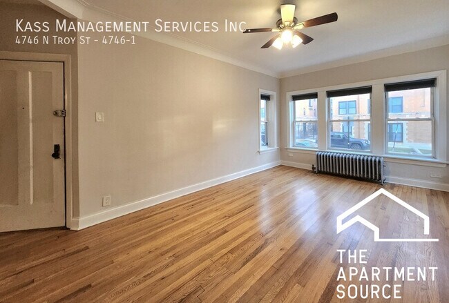 4748 N Troy St, Unit 1 in Chicago, IL - Building Photo - Building Photo