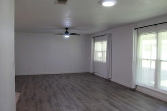 1252 Live Oak Dr in Marble Falls, TX - Building Photo - Building Photo