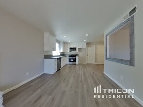 1713 Armington Ave in Sacramento, CA - Building Photo - Building Photo