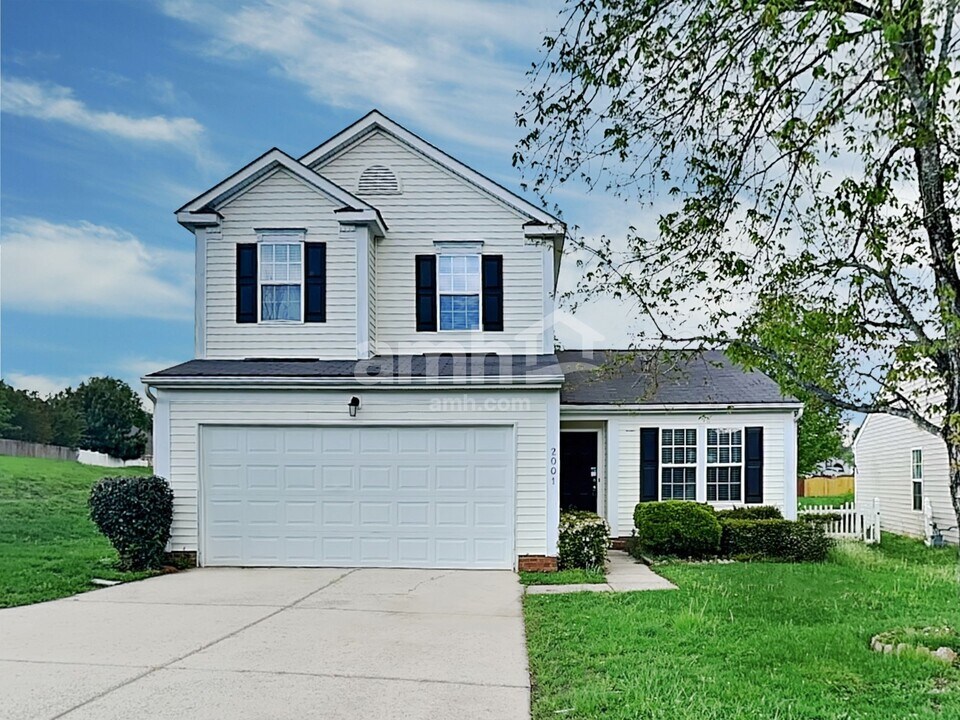 2001 Astoria Dr in Monroe, NC - Building Photo