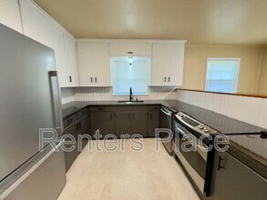 1045 E 53rd St in Tulsa, OK - Building Photo - Building Photo