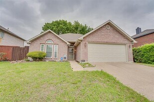 7701 Gillon Dr in Rowlett, TX - Building Photo