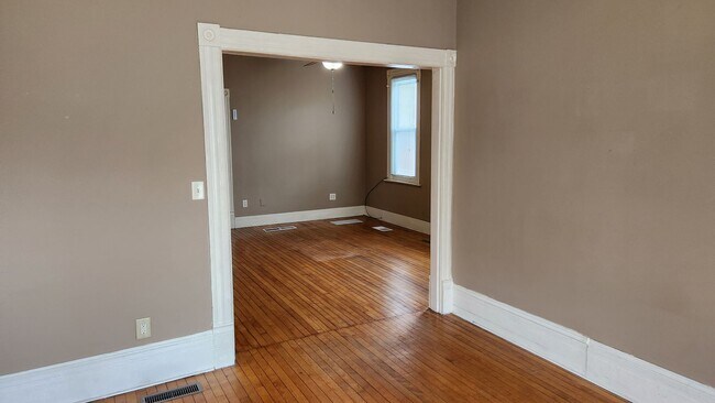 1229 13th St S-Unit -1229 in La crosse, WI - Building Photo - Building Photo